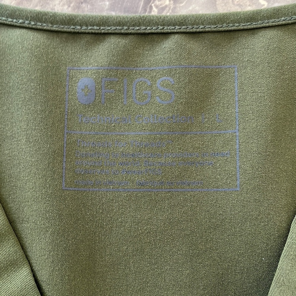 FIGS women’s large, technical collection in Olive